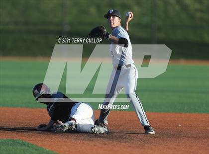 Thumbnail 3 in Spanish Fork vs. Maple Mountain (UHSAA 5A Final Game 1) photogallery.