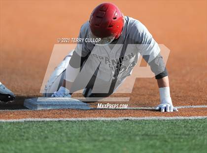 Thumbnail 3 in Spanish Fork vs. Maple Mountain (UHSAA 5A Final Game 1) photogallery.