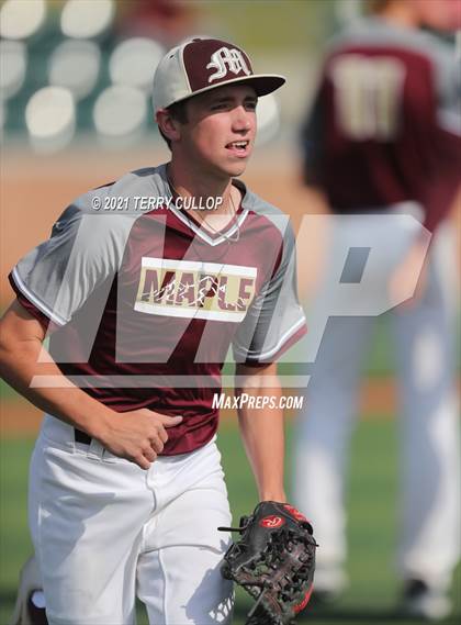 Thumbnail 1 in Spanish Fork vs. Maple Mountain (UHSAA 5A Final Game 1) photogallery.