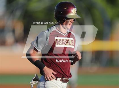 Thumbnail 2 in Spanish Fork vs. Maple Mountain (UHSAA 5A Final Game 1) photogallery.