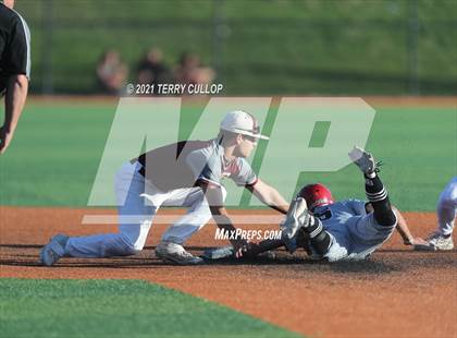 Thumbnail 2 in Spanish Fork vs. Maple Mountain (UHSAA 5A Final Game 1) photogallery.