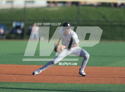 Thumbnail 2 in Spanish Fork vs. Maple Mountain (UHSAA 5A Final Game 1) photogallery.