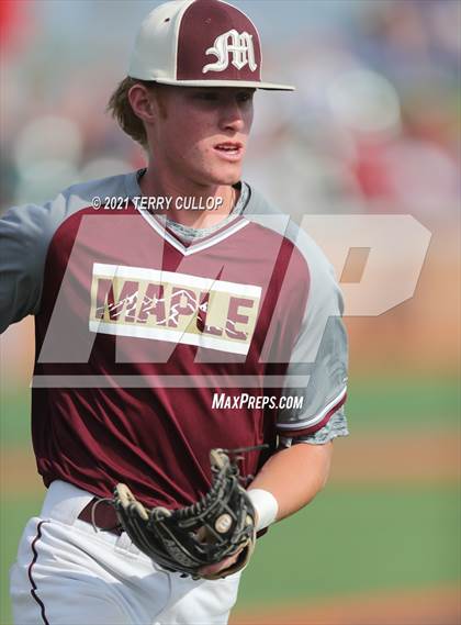 Thumbnail 2 in Spanish Fork vs. Maple Mountain (UHSAA 5A Final Game 1) photogallery.