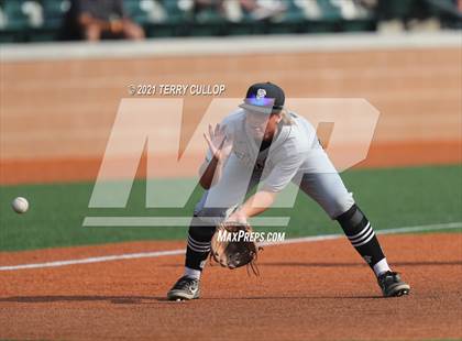 Thumbnail 1 in Spanish Fork vs. Maple Mountain (UHSAA 5A Final Game 1) photogallery.