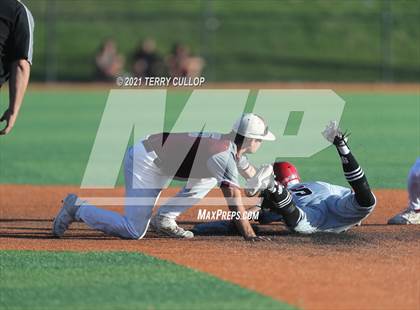 Thumbnail 3 in Spanish Fork vs. Maple Mountain (UHSAA 5A Final Game 1) photogallery.
