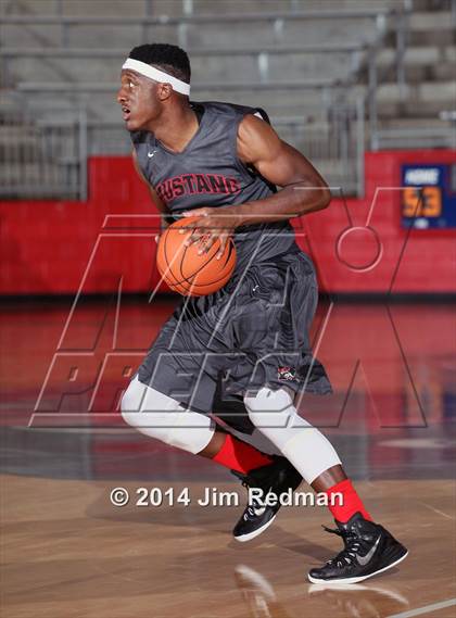 Thumbnail 2 in Kimball vs. Mustang (Thanksgiving Hoopfest) photogallery.