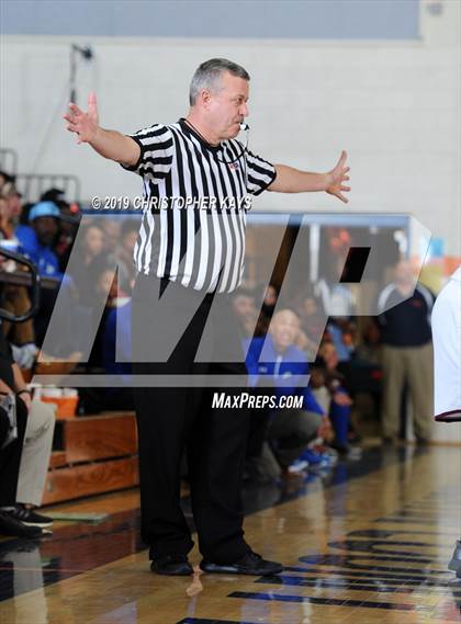 Thumbnail 2 in Sesser-Valier vs. Cairo (IHSA 1A Sectional Semifinal) photogallery.