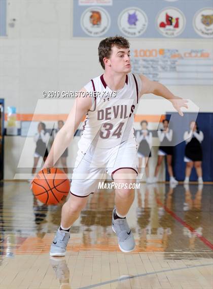 Thumbnail 2 in Sesser-Valier vs. Cairo (IHSA 1A Sectional Semifinal) photogallery.
