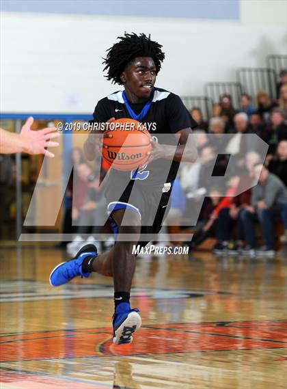 Thumbnail 3 in Sesser-Valier vs. Cairo (IHSA 1A Sectional Semifinal) photogallery.