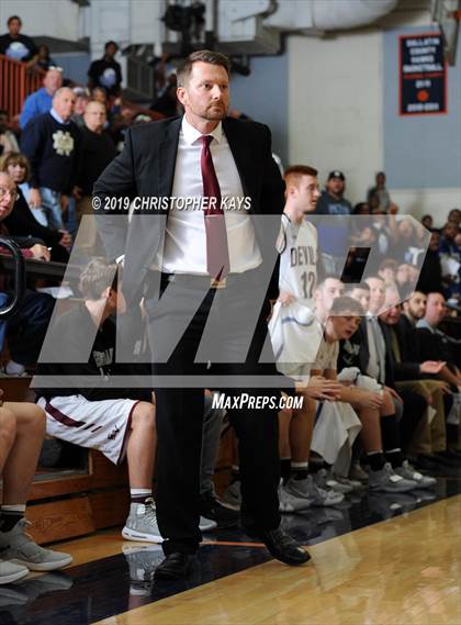 Thumbnail 3 in Sesser-Valier vs. Cairo (IHSA 1A Sectional Semifinal) photogallery.