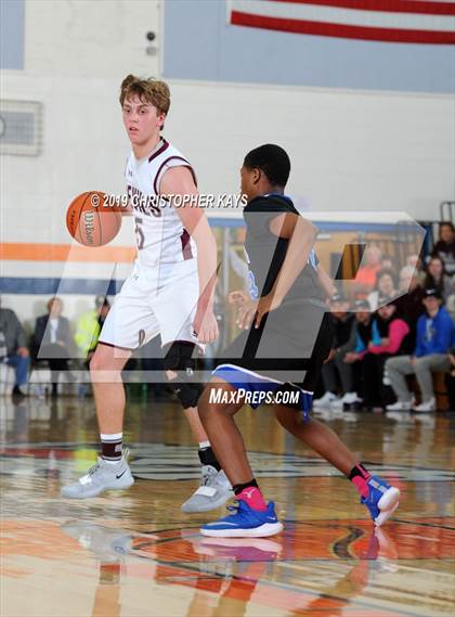 Thumbnail 1 in Sesser-Valier vs. Cairo (IHSA 1A Sectional Semifinal) photogallery.