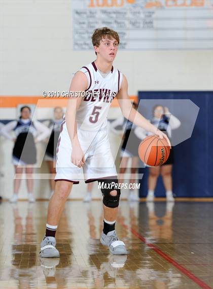Thumbnail 2 in Sesser-Valier vs. Cairo (IHSA 1A Sectional Semifinal) photogallery.