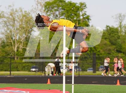 Thumbnail 3 in IHSAA Sectional #12 (Long Jump, High Jump, Pole Vault) photogallery.