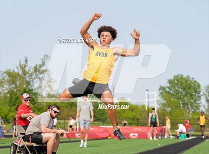 Thumbnail 1 in IHSAA Sectional #12 (Long Jump, High Jump, Pole Vault) photogallery.