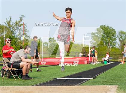 Thumbnail 1 in IHSAA Sectional #12 (Long Jump, High Jump, Pole Vault) photogallery.