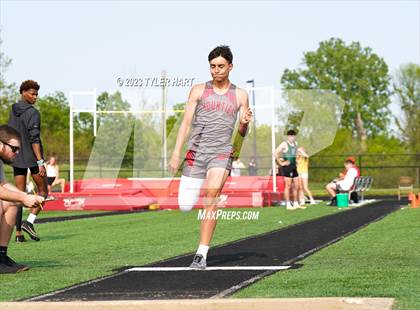 Thumbnail 3 in IHSAA Sectional #12 (Long Jump, High Jump, Pole Vault) photogallery.