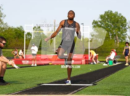 Thumbnail 3 in IHSAA Sectional #12 (Long Jump, High Jump, Pole Vault) photogallery.