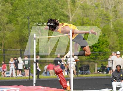 Thumbnail 1 in IHSAA Sectional #12 (Long Jump, High Jump, Pole Vault) photogallery.