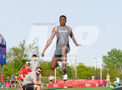 Thumbnail 2 in IHSAA Sectional #12 (Long Jump, High Jump, Pole Vault) photogallery.