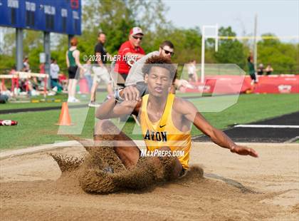 Thumbnail 3 in IHSAA Sectional #12 (Long Jump, High Jump, Pole Vault) photogallery.