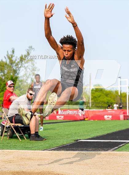 Thumbnail 2 in IHSAA Sectional #12 (Long Jump, High Jump, Pole Vault) photogallery.