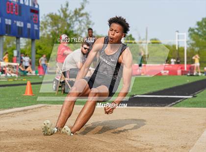Thumbnail 3 in IHSAA Sectional #12 (Long Jump, High Jump, Pole Vault) photogallery.