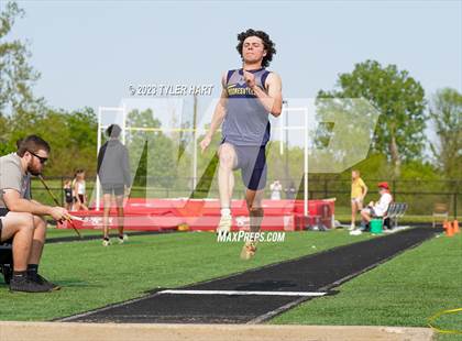 Thumbnail 1 in IHSAA Sectional #12 (Long Jump, High Jump, Pole Vault) photogallery.
