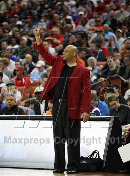 Thumbnail 2 in Yates vs. Madison (UIL 3A Final) photogallery.