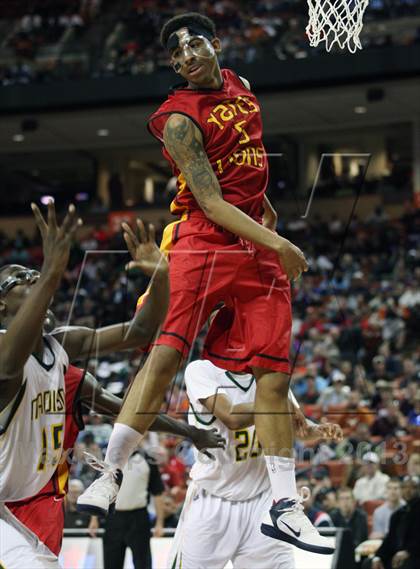 Thumbnail 1 in Yates vs. Madison (UIL 3A Final) photogallery.