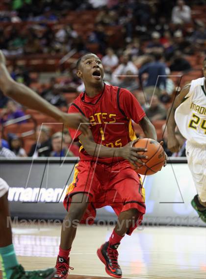 Thumbnail 2 in Yates vs. Madison (UIL 3A Final) photogallery.