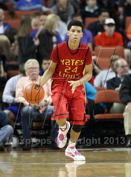Thumbnail 3 in Yates vs. Madison (UIL 3A Final) photogallery.