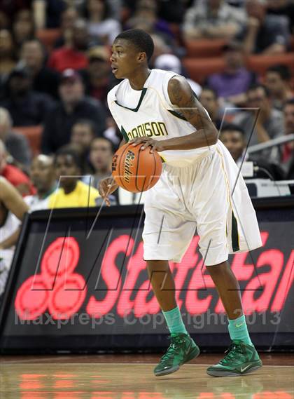 Thumbnail 3 in Yates vs. Madison (UIL 3A Final) photogallery.