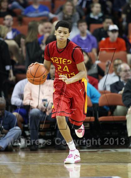 Thumbnail 2 in Yates vs. Madison (UIL 3A Final) photogallery.