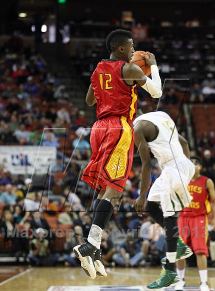 Thumbnail 3 in Yates vs. Madison (UIL 3A Final) photogallery.