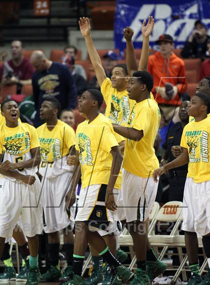 Thumbnail 1 in Yates vs. Madison (UIL 3A Final) photogallery.