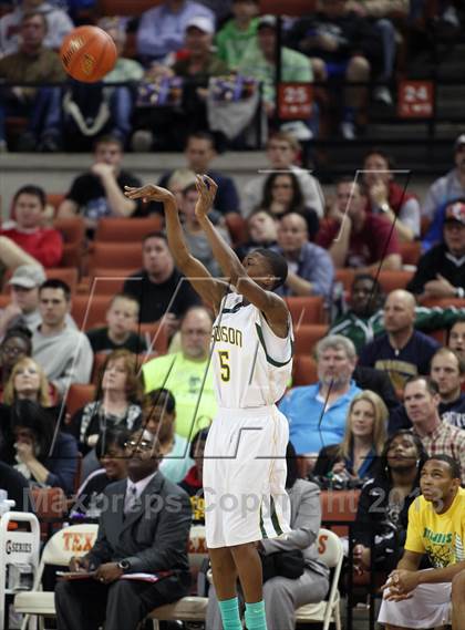 Thumbnail 1 in Yates vs. Madison (UIL 3A Final) photogallery.