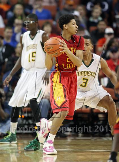 Thumbnail 1 in Yates vs. Madison (UIL 3A Final) photogallery.