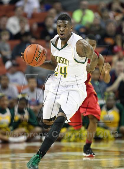 Thumbnail 3 in Yates vs. Madison (UIL 3A Final) photogallery.