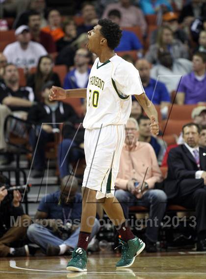 Thumbnail 3 in Yates vs. Madison (UIL 3A Final) photogallery.