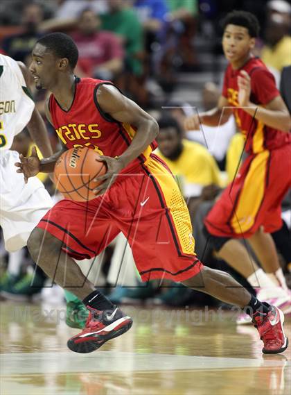Thumbnail 2 in Yates vs. Madison (UIL 3A Final) photogallery.