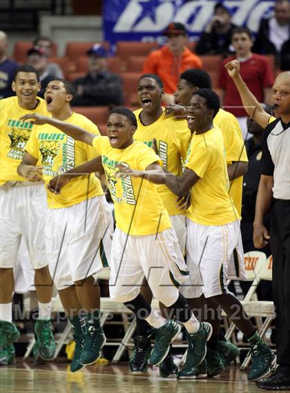 Thumbnail 2 in Yates vs. Madison (UIL 3A Final) photogallery.