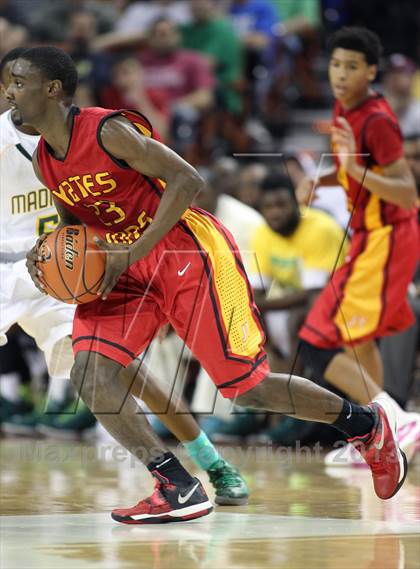 Thumbnail 3 in Yates vs. Madison (UIL 3A Final) photogallery.