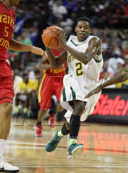 Thumbnail 3 in Yates vs. Madison (UIL 3A Final) photogallery.
