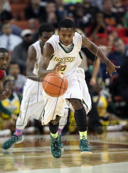 Thumbnail 3 in Yates vs. Madison (UIL 3A Final) photogallery.