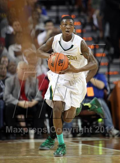 Thumbnail 3 in Yates vs. Madison (UIL 3A Final) photogallery.