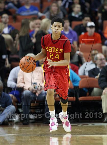 Thumbnail 1 in Yates vs. Madison (UIL 3A Final) photogallery.