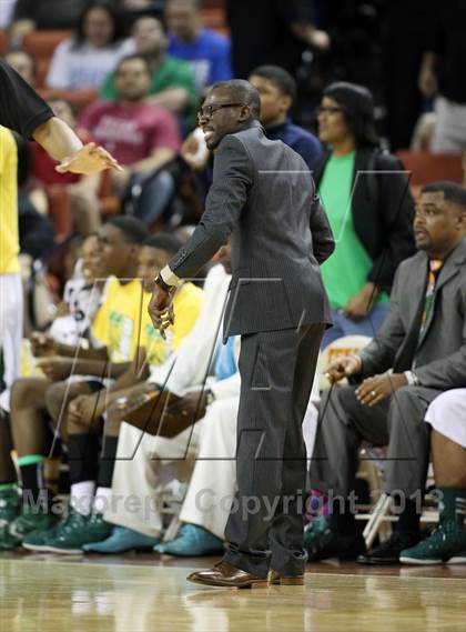 Thumbnail 3 in Yates vs. Madison (UIL 3A Final) photogallery.