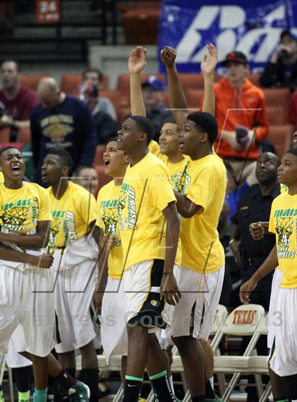 Thumbnail 3 in Yates vs. Madison (UIL 3A Final) photogallery.