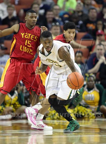 Thumbnail 1 in Yates vs. Madison (UIL 3A Final) photogallery.