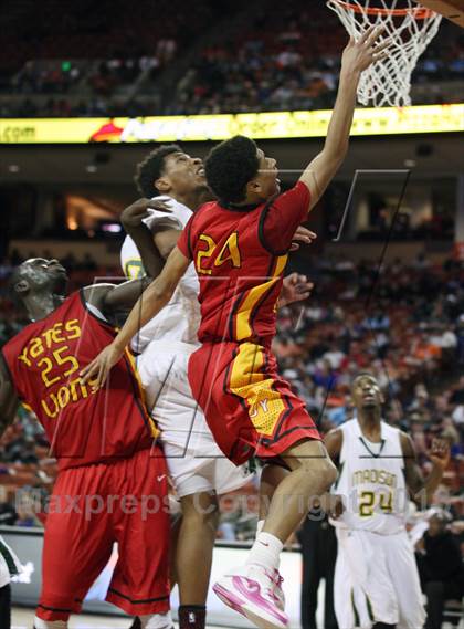 Thumbnail 1 in Yates vs. Madison (UIL 3A Final) photogallery.